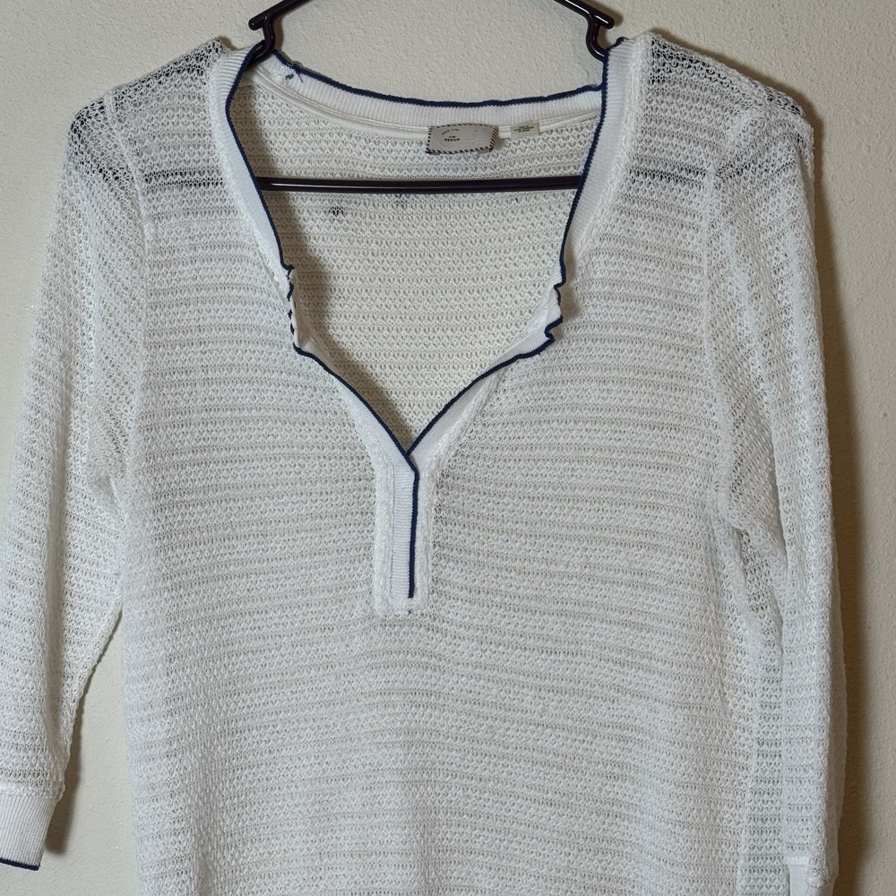 Anthropologie White Open Knit Top Medium Split Neck 3/4 Sleeve Lightweight